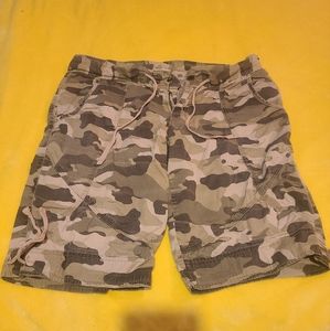 Magellan camouflage Bermuda short